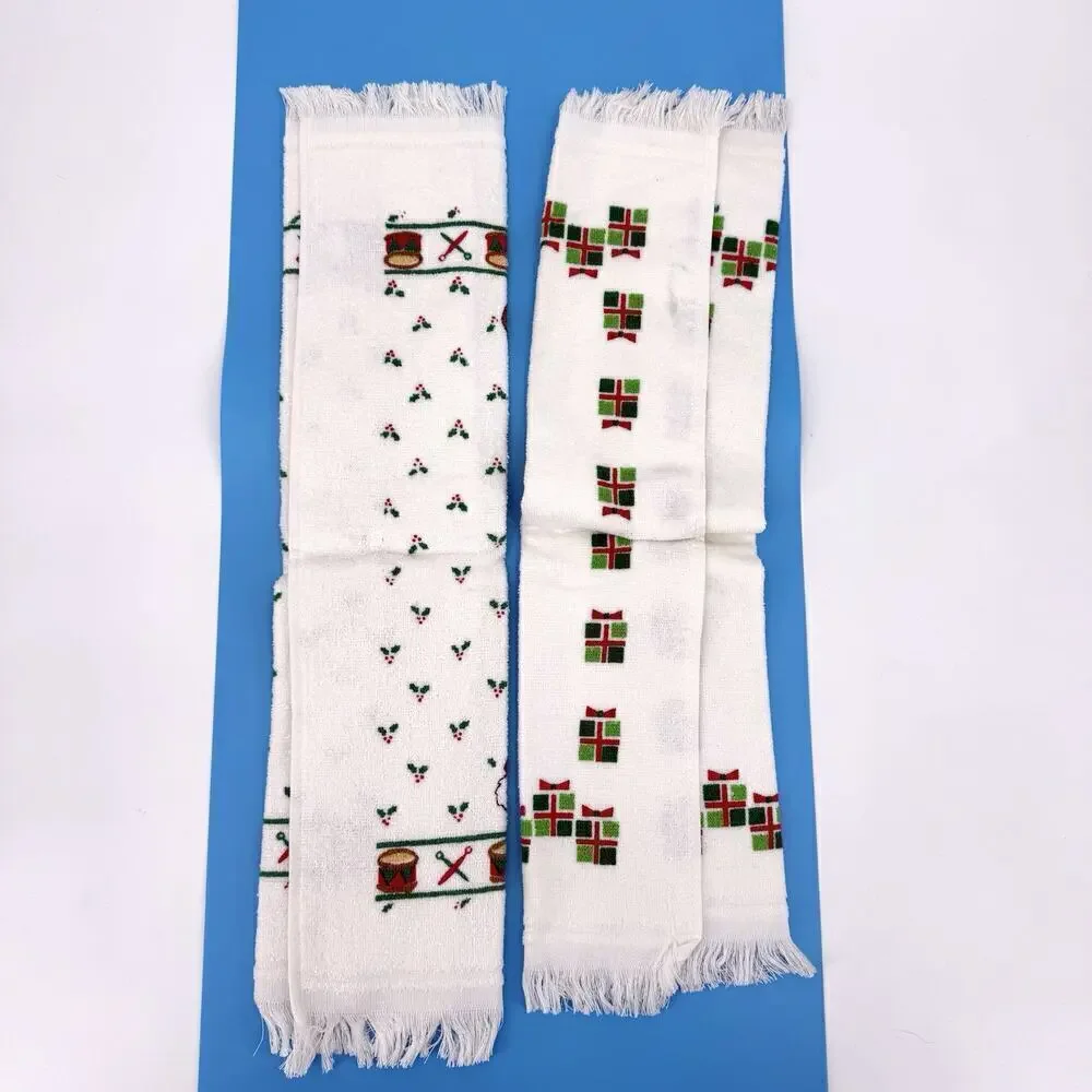 Set of 2 Vintage Hand Towels by Cannon Christmas Time 100% cotton made In USA